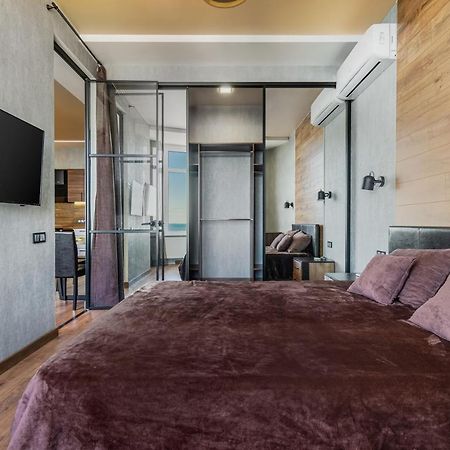 Sea Symphony Wood Style Apartment Odesa Exterior foto